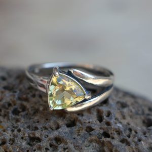 BAGUE CITRINE, BROYAGE TRILIANT, ARGENT 925 - ANNEAUX{% if kategorie.adresa_nazvy[0] != zbozi.kategorie.nazev %} - BIJOUX EN ARGENT{% endif %}