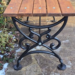 Chateau park table, cast iron