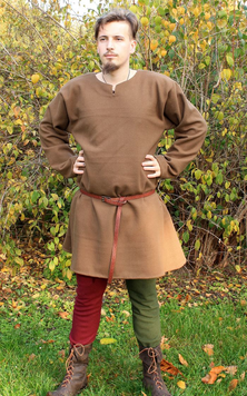 Medieval Tunic, wool clothing for men Historical costumes, Fashion Wulflund