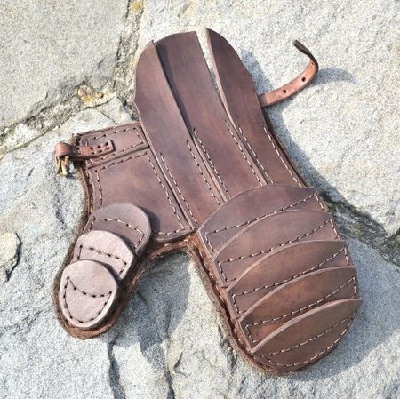 LEATHER GAUNTLET FOR SWORD FIGHTERS, LEFT HAND