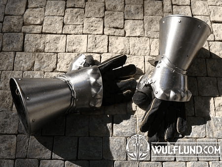 STEEL GAUNTLETS WITHOUT FINGERS