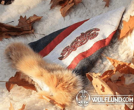 VIKING CAP WITH EMBROIDERY, FOX FUR - VALSGARDE