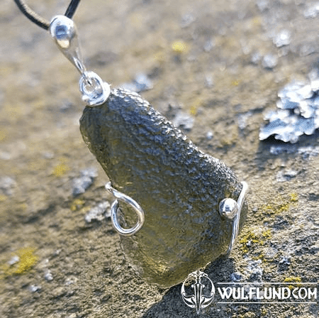 SELENE PENDENTIF À MOLDAVITE TCHÈQUE EN ARGENT