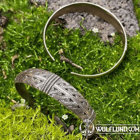 GOTLAND, VIKING BRACELET, BRONZE