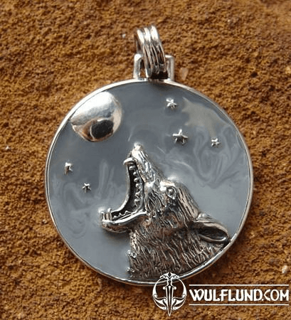 HOWLING WOLF PENDANT