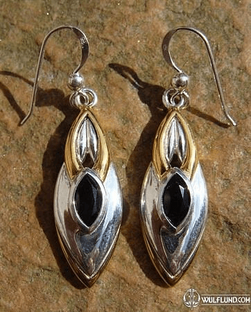 BLACK QUEEN, SILVER EARRINGS WITH BLACK SPINEL, AG 925