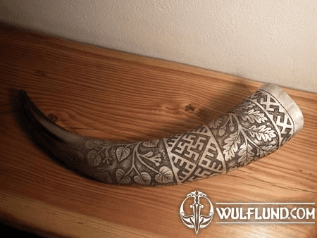 SLAVIC EMBROIDERY, ENGRAVED DRINKING HORN, 0.7 L