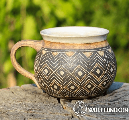 CHECKERED CERAMIC MUG