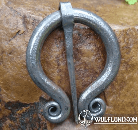 FORGED SMALL BROOCH