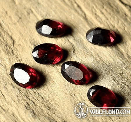 GARNET ALMANDINE FACETTED, OVAL