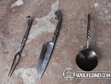 GESCHMIEDETE LÖFFEL, GABEL UND MESSER