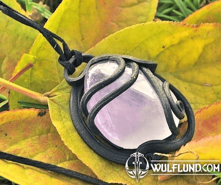 AMETHYST PENDANT WITH LARGE STONE