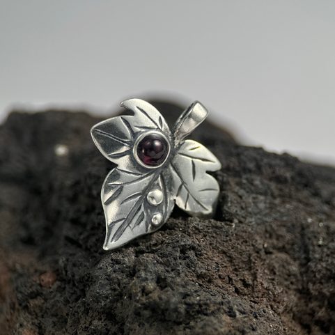 BLATT - IVY, ANHÄNGER SILBER 925 GRANAT