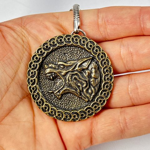 SLAVIC WOLF KEYCHAIN, ZINC OLD BRASS