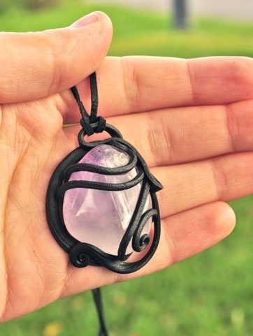 AMETHYST PENDANT WITH LARGE STONE