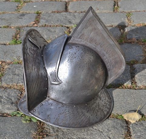 HELMET OF GLADIATOR