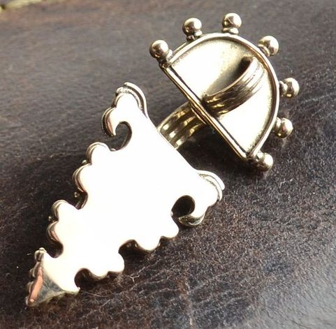 TÊTES D'AIGLE, FAIBULE DU HAUT MOYEN ÂGE REFAITE COMME UN PENDENTIF, BRONZE