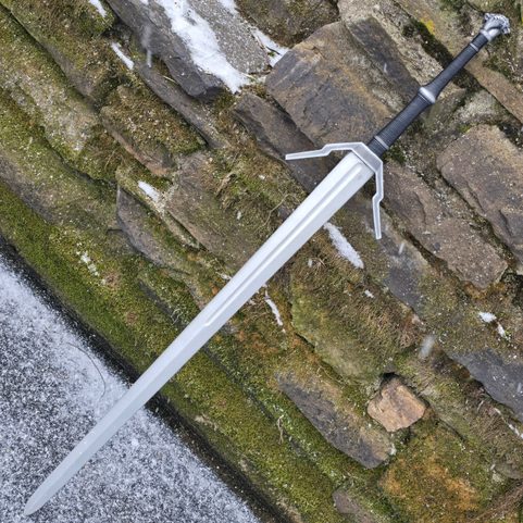 ÉPÉE D’ARGENT DU LOUP DE GERALT, RÉPLIQUE EN MOUSSE