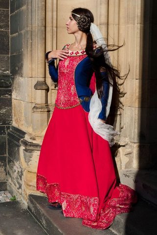 MEDIEVAL WOMEN NOBLE COSTUME, COSTUME RENTAL
