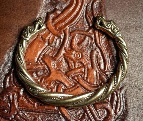 WOLF BRACELET, BURG, SWEDEN, BRONZE
