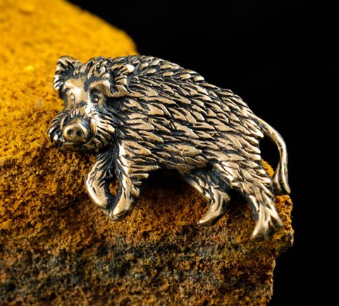 BOAR, BRONZE AMULET