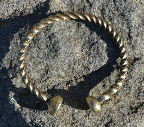 CELTIC BRACELET, BRASS