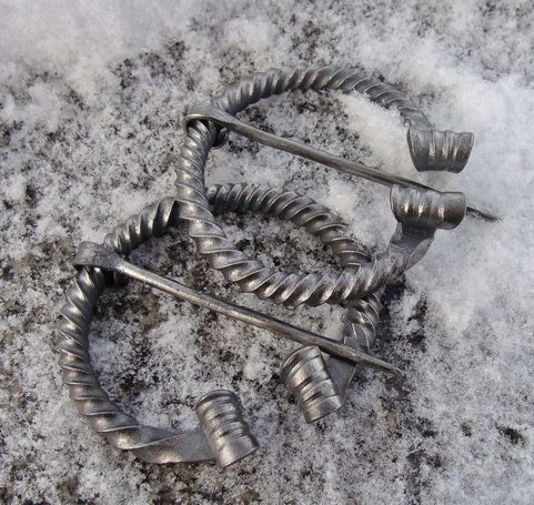 FORGED FIBULA DE LUXE
