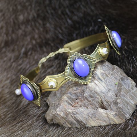 REGINA - MEDIEVAL CROWN, BRASS AND GLASS