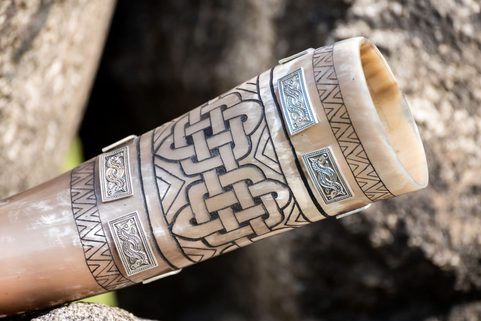 HIBERNIA, LUXURY ENGRAVED DRINKING HORN