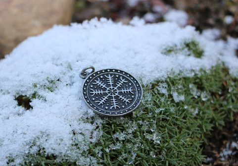 HELM OF AWE ÆGISHJÁLMUR ICELANDIC PENDANT, ZINC