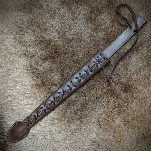 LEATHER SHEATH FOR A DAGGER