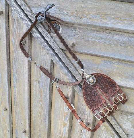 RAPIER BELT HANGER, NOBLE