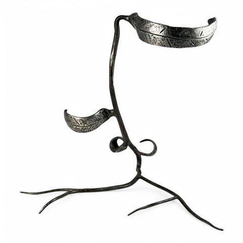 WROUGHT IRON HOLDER FOR TWO DRINKING HORNS