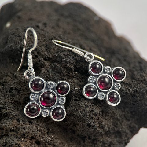 PRAGA, MEDIEVAL EARRINGS WITH GARNETS, SILVER 925/1000