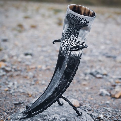 THOR'S HAMMER, ENGRAVED DRINKING HORN