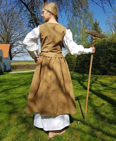 PEASANT GIRL - HISTORICAL COSTUME
