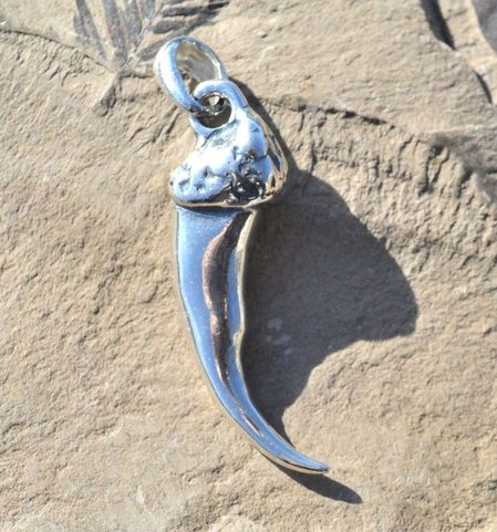 WOLF CLAW, PENDANT, STERLING SILVER