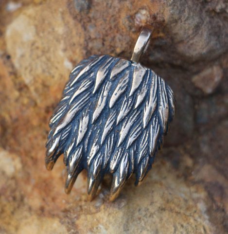 BEAR PAW PENDANT, BRONZE