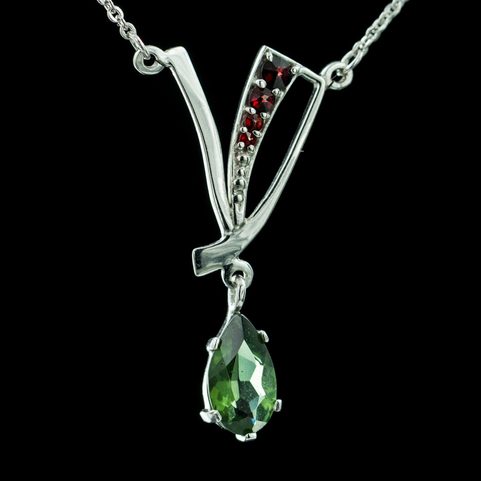 TRACIE, SILVER NECKLACE, MOLDAVITE, GARNET