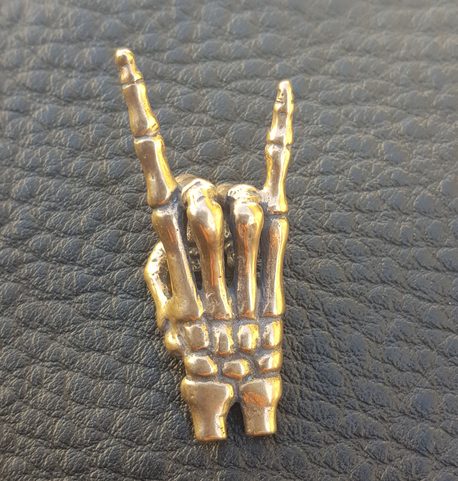 DEVIL HORNS, PENDANT FOR ROCKERS, BRONZE