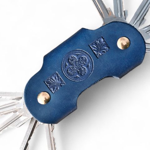 GOTHICA, LEATHER KEY RING WITH SCREWS, BLUE