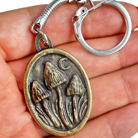 NIGHT MAGIC - SPONGES :), KEYCHAIN, ZINC, OLD BRASS