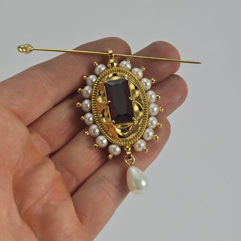 MEDIEVAL BROOCH, BURGUNDY, 15TH CENTURY