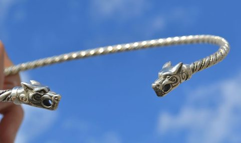 SILVER TORC, WOLVES FROM ICELAND, AG 925, 85 G.