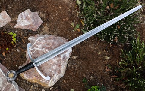 DUM SPIRO SPERO ETCHED SINGLE HANDED SWORD FULL TANG