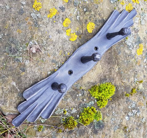 FORGED COAT HANGER - 3 HOOKS