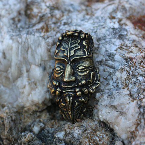 OAK GREEN MAN, ZINC PENDANT ANT. BRASS
