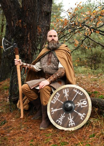 GAMBESON SANS MANCHES AVEC DÉTAILS FAITS MAIN, MARRON