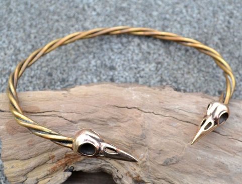 RAVEN SKULLS, TORQUES