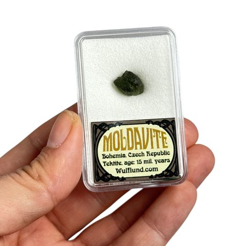MOLDAVITE RAW STONE FROM THE CZECH REPUBLIC CCA 0,6 G
